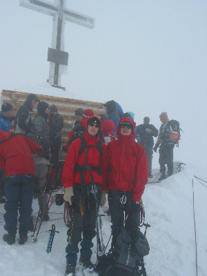 Am Gipfelkreuz des Großvenedigers.