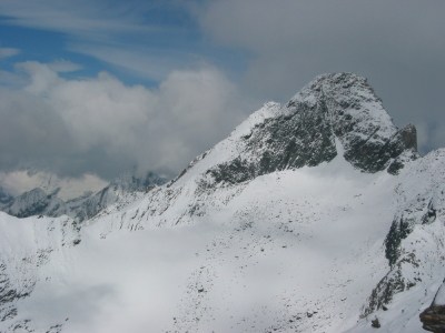 Der Hohe Eicham (3371 m) vom Säulkopf aus gesehen.