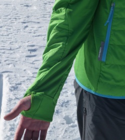 Daumenschlaufen der Icebreakerjacke