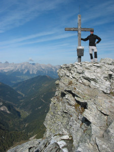 Thorsten am Gipfel der Steirischen Kalkspitze (2459 m).