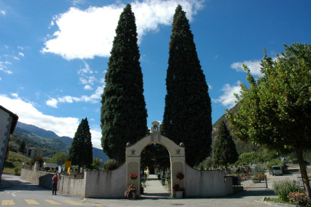 Der beeindruckende Friedhof von Visp.