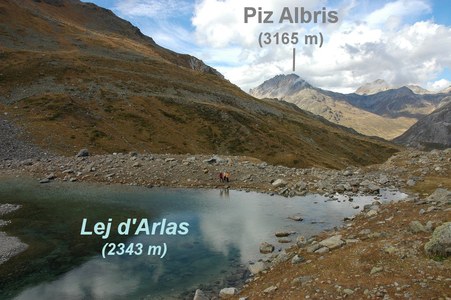 Am kleinen Bergsee Lej d'Arlas.