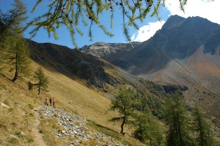 Pfad oberhalb des Val dal Teo.