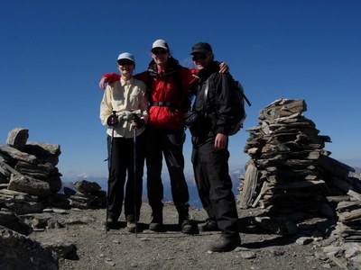 Geschafft! Am Gipfel des Igl Compass (3016 m).