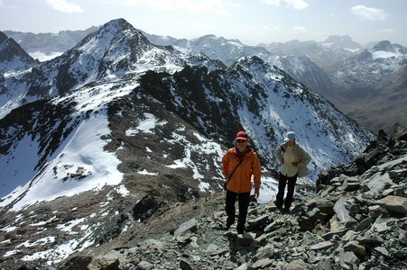 Auf dem Schwarzhornweg in der Südflanke des Gipfels.