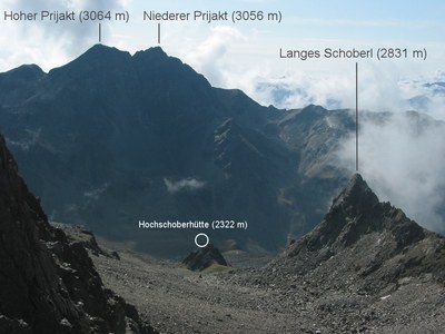 Kurz vor der Staniskascharte (2936 m), Blick zurück zur Hochschoberhütte.