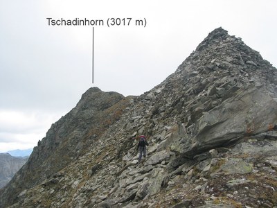 Abstieg über den Nordostgrat des Tschadinhorns.