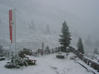 Neuschnee an der Lienzer Hütte (1977 m).