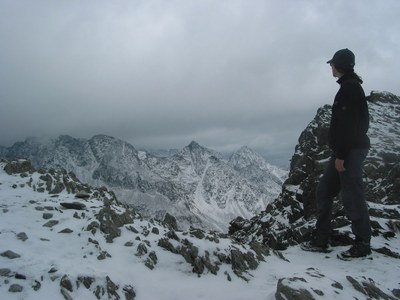 Ausblick vom Fuß des Südostgrates in Richtung Osten.