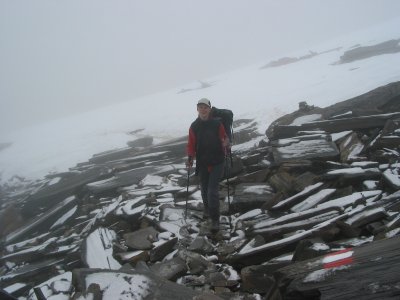 Durch schneebedeckte Geröllfelder zum Schönbichler Horn.