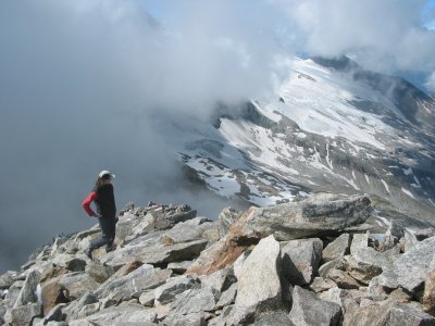 Geröllkletterei am Hohen Riffler, Blick auf den Tuxer Gletscher.