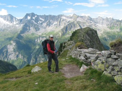 Nofertensmauer am Hennsteigenkamp.