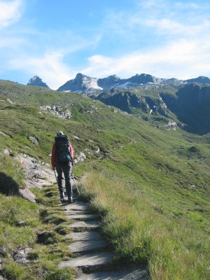 Am Morgen auf dem Weg zum Schwarzsee.