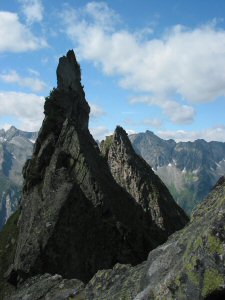 Wilde Felszacken auf der Nofertensschneide.