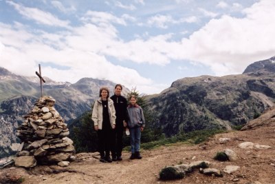 Am Steinmann des Vorgipfels (2218 m). [Bild vom Juli 2001]