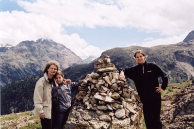 Am Steinmann des Muottas da Schlarigna (2305 m). [Bild vom Juli 2001]