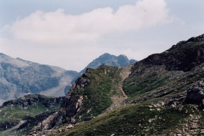 Aussichtspunkt (2478 m) oberhalb des Weges.