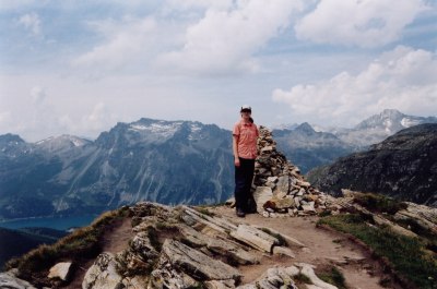 Steinmann auf dem Piz Chüern.