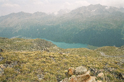 Blick hinab zum Silvaplaner See.