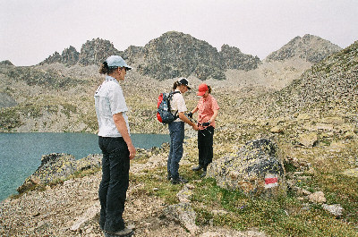 Am Lej da la Tscheppa (2616 m). Im Hintergrund: Piz Polaschin.