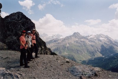 Der Piz Lunghin (2780 m) im Hintergrund.