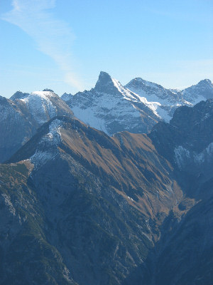 Holzgauer Wetterspitze vom Muttekopf aus gesehen.