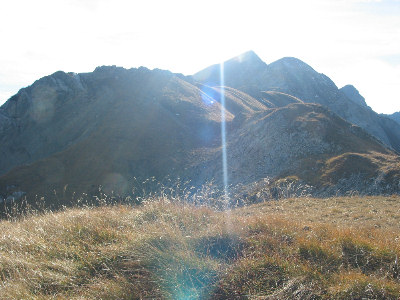 Blick von der Rotnase zurück zum Muttekopf.