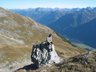 Thorsten beim Aussichtsgenuss im Peischelkar.