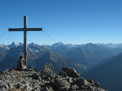 Thorsten am Gipfelkreuz des Wilden Kastens.