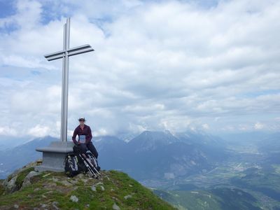 Erstes Gipfelfoto der Tour auf dem Roßkogel (2649 m).