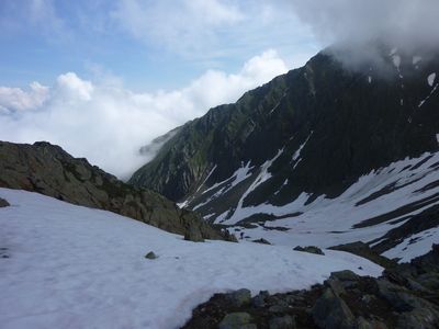 Restschneefelder auf dem Weg zum Rietzer Grieskogel.