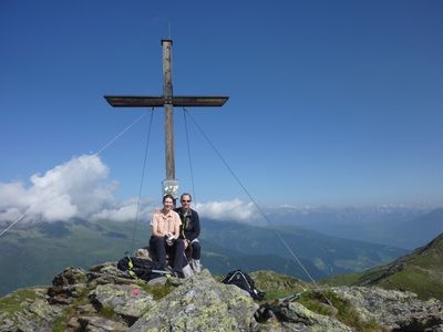 Am Gipfelkreuz des Schaflegerkogels.