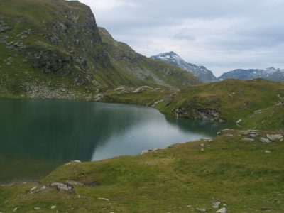 Der Löbbensee (2225 m) unterhalb der Seewand.