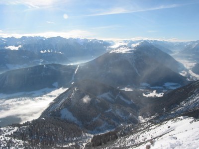 Aussicht vom Gipfel auf Grünberg und Simmering.